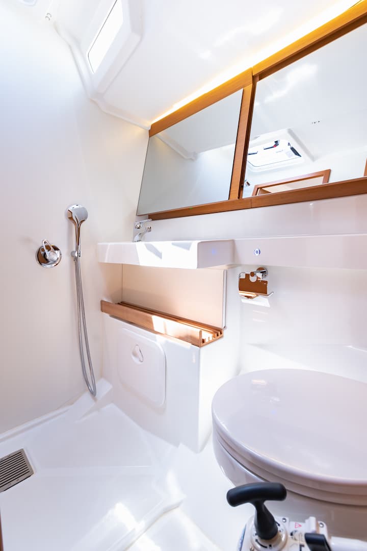 Segelboot Jeanneau Sun Odyssey 440 (2021) für Charter - Nydri | #13480 - 13