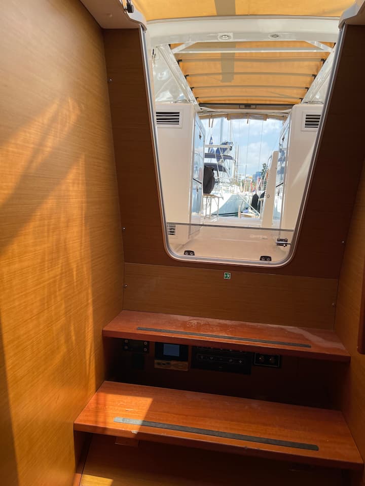 Sailboat Jeanneau Sun Loft 47 (2021) for Charter - Nea Peramos - Attica | #13485 - 10