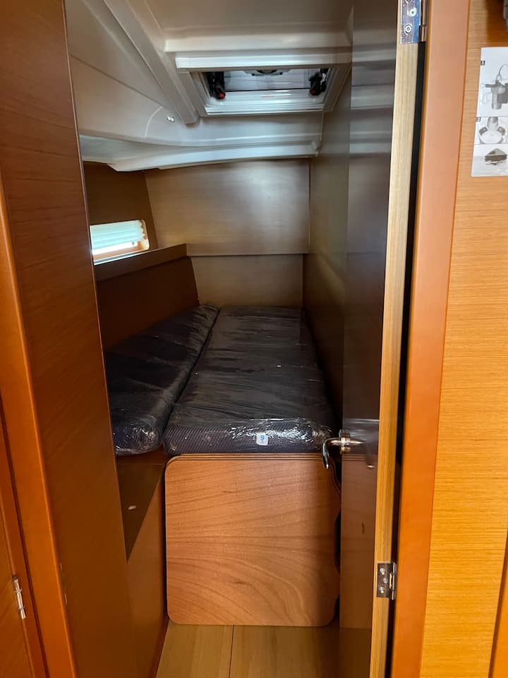 Sailboat Jeanneau Sun Loft 47 (2021) for Charter - Nea Peramos - Attica | #13485 - 11
