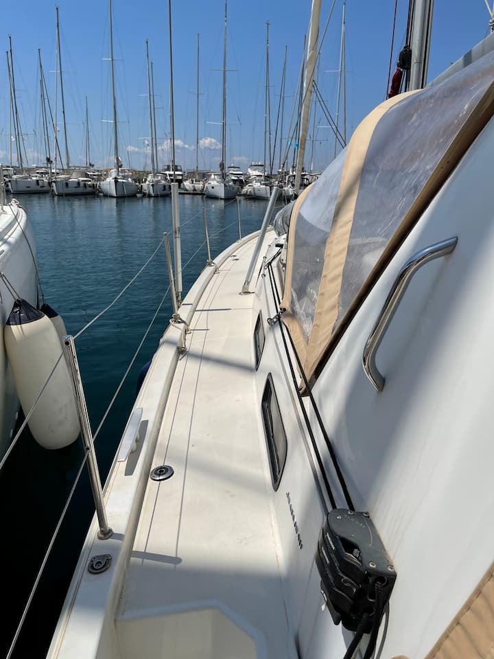 Sailboat Jeanneau Sun Loft 47 (2021) for Charter - Nea Peramos - Attica | #13485 - 4