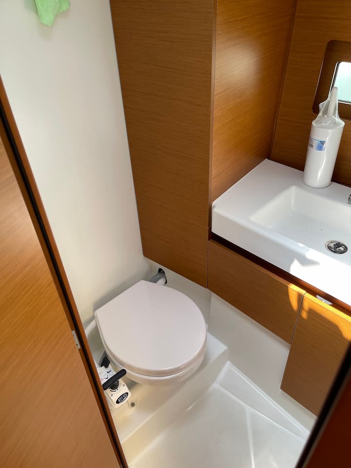 Sailboat Jeanneau Sun Loft 47 (2021) for Charter - Nea Peramos - Attica | #13485 - 14