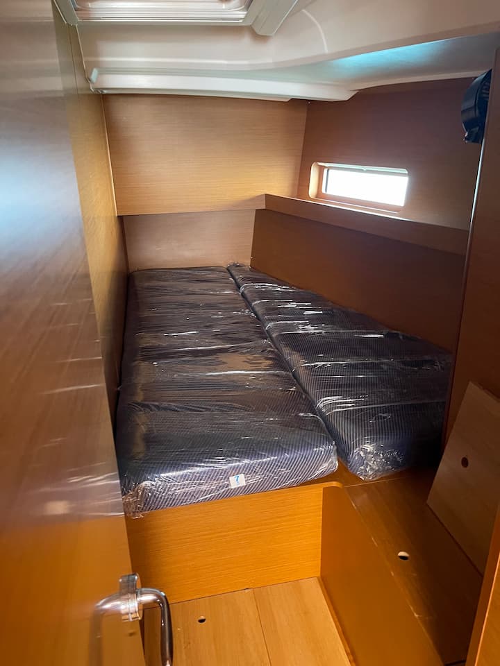 Sailboat Jeanneau Sun Loft 47 (2021) for Charter - Nea Peramos - Attica | #13485 - 12