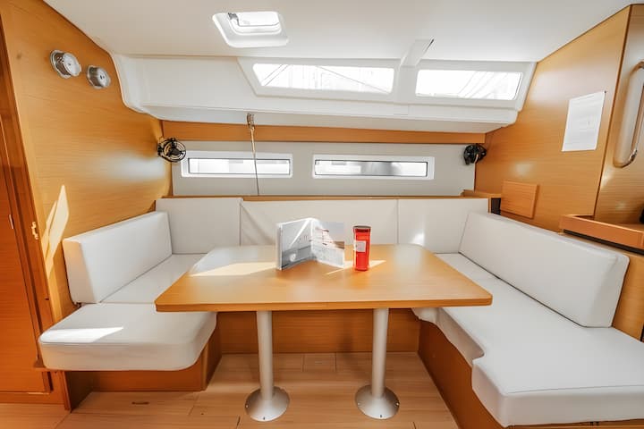 Voilier Jeanneau Sun Odyssey 490 (2020) pour Charter - Kos | #13491 - 10