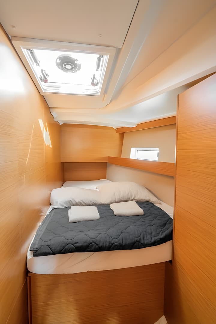 Voilier Jeanneau Sun Odyssey 490 (2020) pour Charter - Kos | #13491 - 15