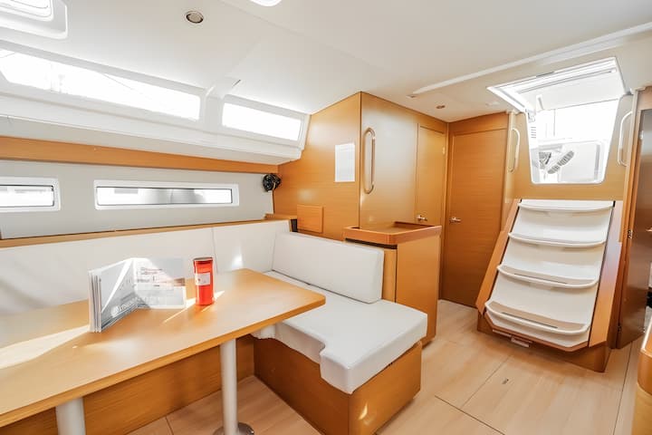 Voilier Jeanneau Sun Odyssey 490 (2020) pour Charter - Kos | #13491 - 9