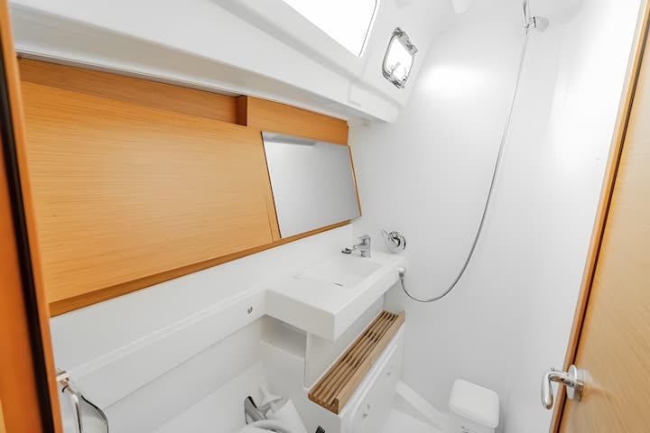 Voilier Jeanneau Sun Odyssey 490 (2020) pour Charter - Kos | #13491 - 19