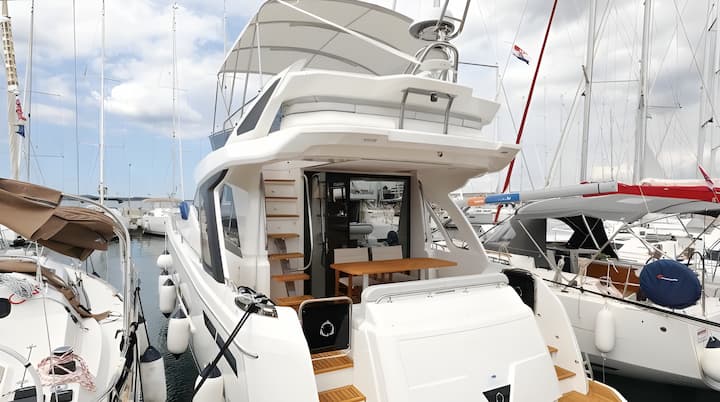 Biograd   Für Charter Motorboot — #13588 - viravira.co