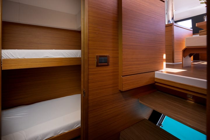  Catamarano Dufour 48 Catamaran (2021) per Noleggio, overcloccabile Primošten | #13589 - 18