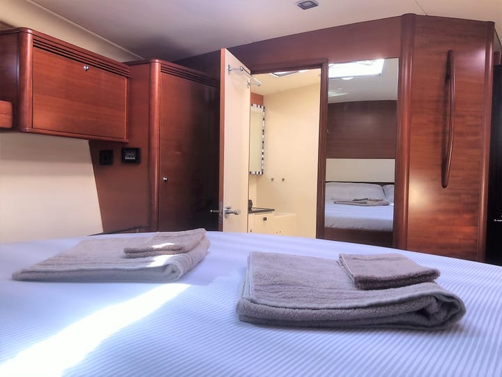 Sailboat Dufour  525 Grand Large (2008) for Charter - Valencia | #13590 - 42