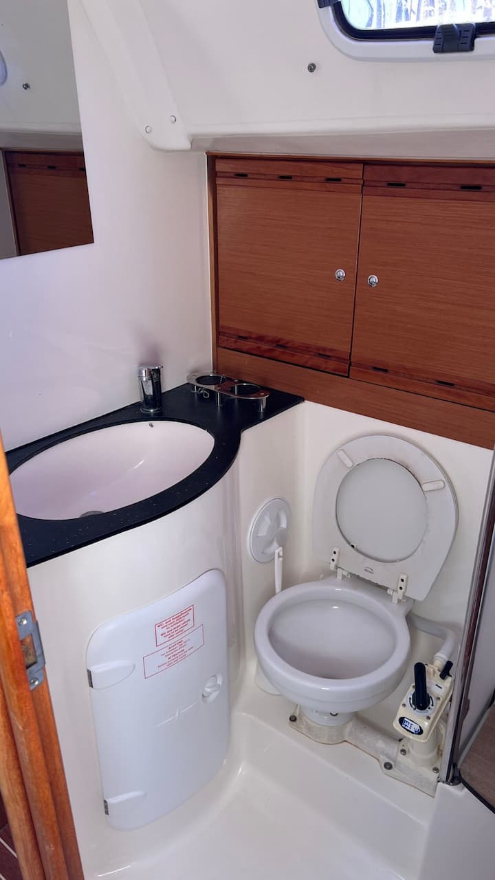 Segelboot Bavaria  40 Cruiser (2010) für Charter - Arzon | #13631 - 13