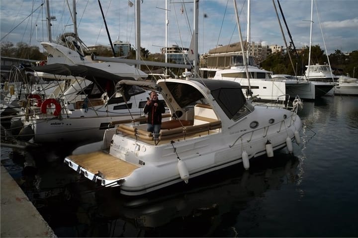 Motorboat Mostro Cabin 9 (2008) for Charter - Athens | #13634 - 3