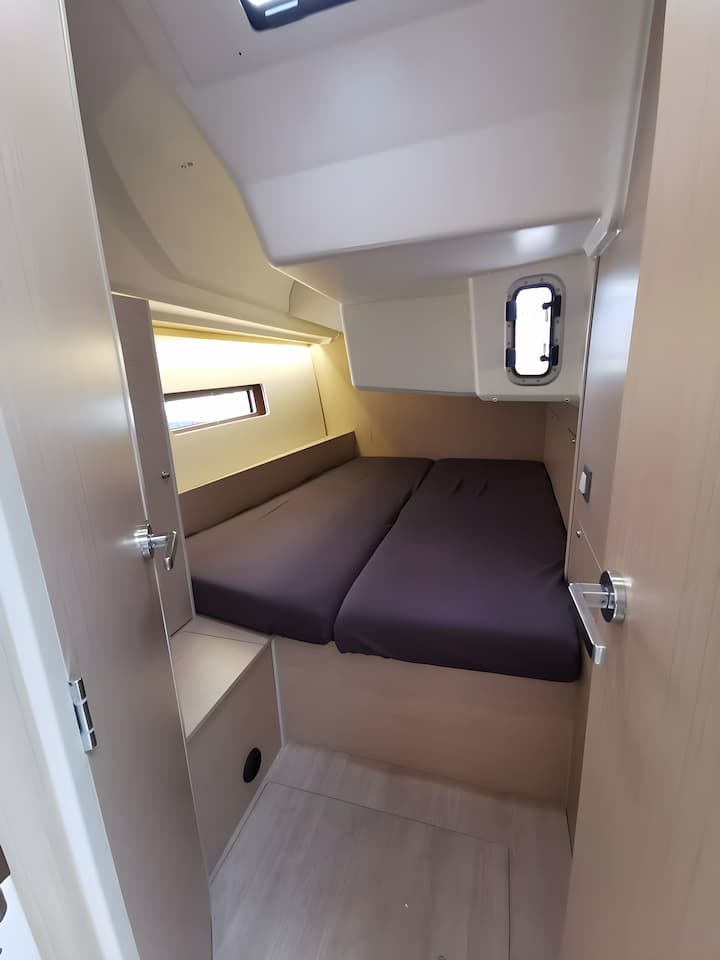  Barca a vela Beneteau Oceanis 40.1 (2021) per Noleggio, overcloccabile Arzon | #13657 - 6