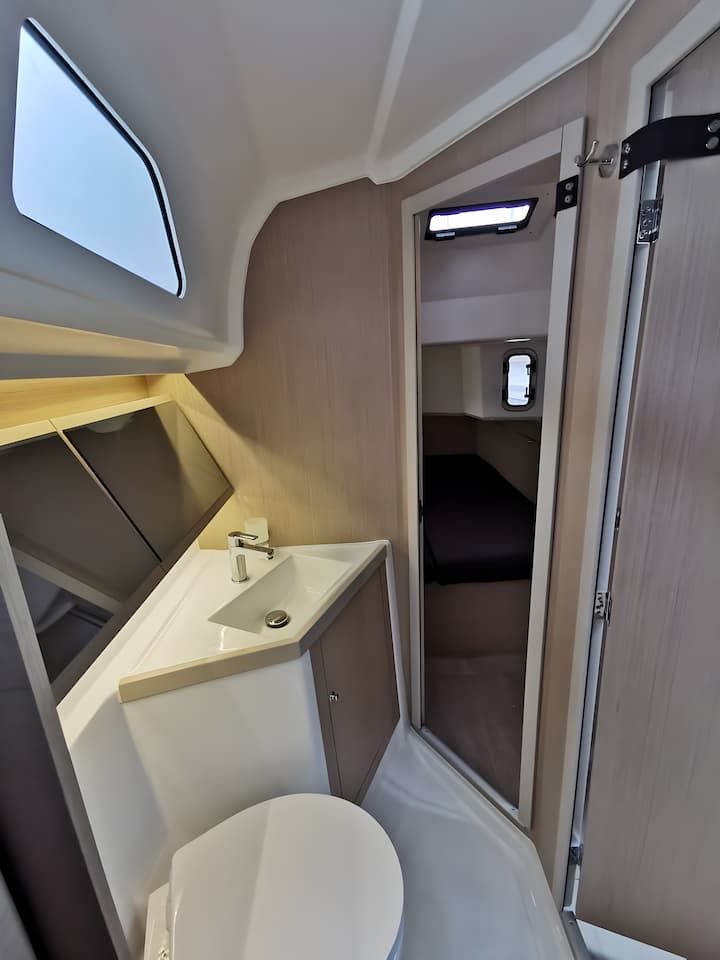  Barca a vela Beneteau Oceanis 40.1 (2021) per Noleggio, overcloccabile Arzon | #13657 - 10