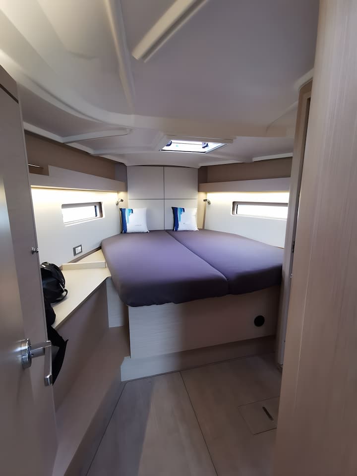  Barca a vela Beneteau Oceanis 40.1 (2021) per Noleggio, overcloccabile Arzon | #13657 - 8