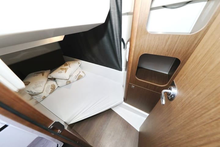 Motorboat Beneteau Antares 9 OB (2022) for Charter - Biograd | #13703 - 12