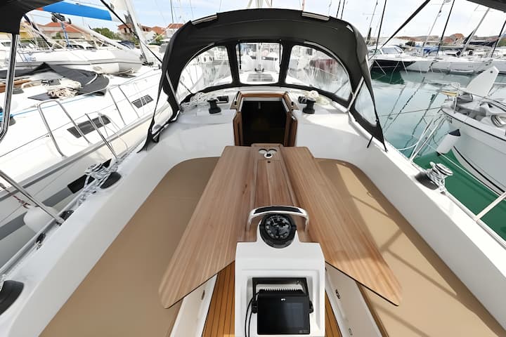 Sailboat Bavaria  37 Cruiser (2023) for Charter - Pirovac | #13729 - 4
