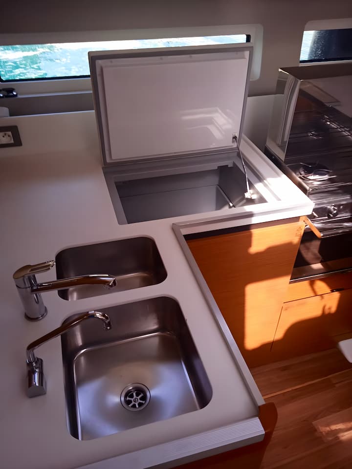 Voilier Jeanneau Sun Odyssey 490 (2020) pour Charter - Rhodes | #13751 - 11