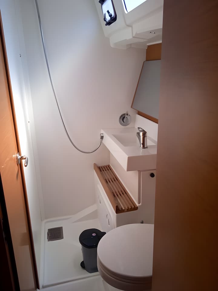 Voilier Jeanneau Sun Odyssey 490 (2020) pour Charter - Rhodes | #13751 - 14