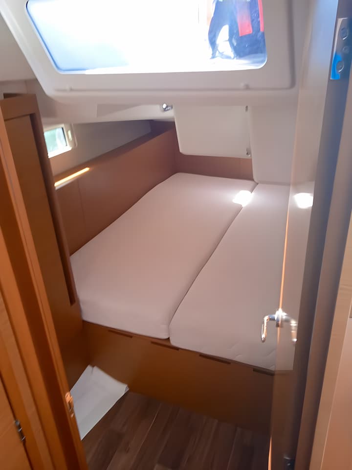 Voilier Jeanneau Sun Odyssey 490 (2020) pour Charter - Rhodes | #13751 - 13