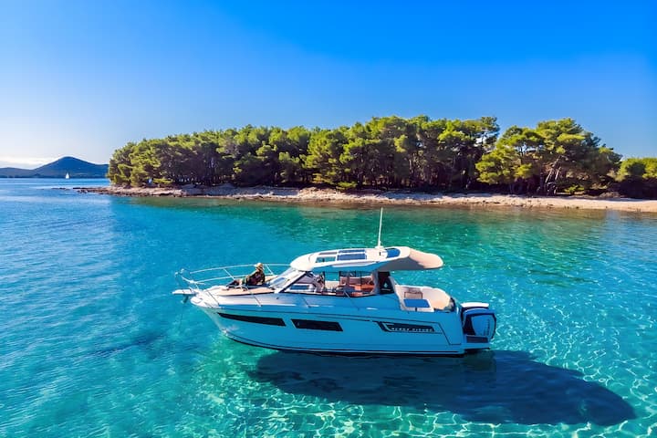 Motorboat Jeanneau Merry Fisher 855 (2015) for Charter - Biograd | #13768 - 6