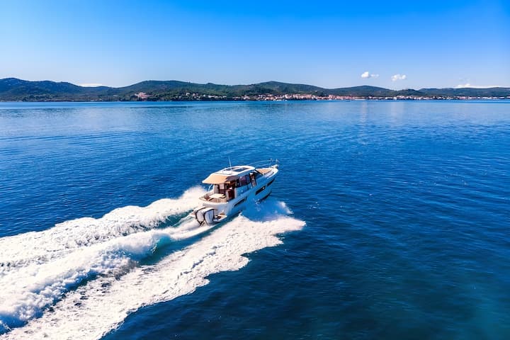 Motorboat Jeanneau Merry Fisher 855 (2015) for Charter - Biograd | #13768 - 8