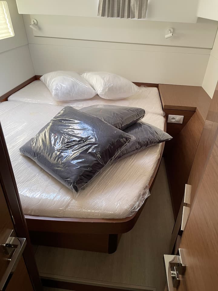 Catamaran Lagoon  40 (2021) for Charter - Nea Peramos - Attica | #13805 - 16