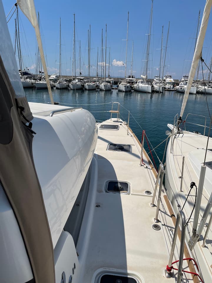 Catamaran Lagoon  40 (2021) for Charter - Nea Peramos - Attica | #13805 - 7