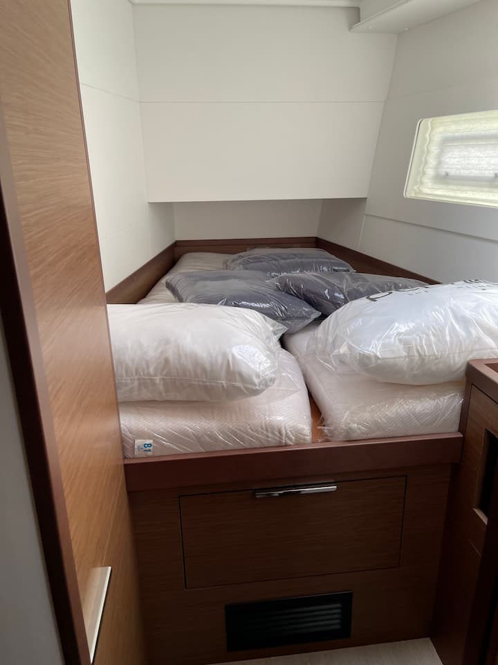 Catamaran Lagoon  40 (2021) for Charter - Nea Peramos - Attica | #13805 - 17