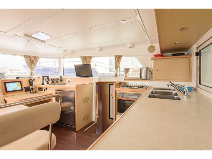 Catamaran Lagoon  440 (2010) for Charter - San Vincenzo | #13896 - 2
