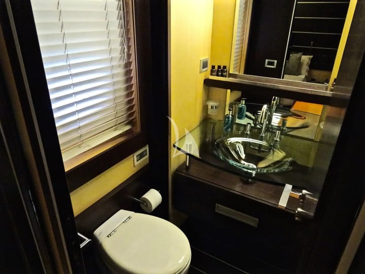  Motorjacht Azimut 86 (2005) voor Charter - Gouvia | #13914 - 11