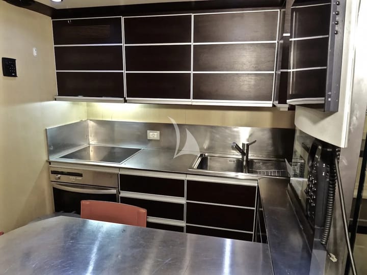  Motorjacht Azimut 86 (2005) voor Charter - Gouvia | #13914 - 13