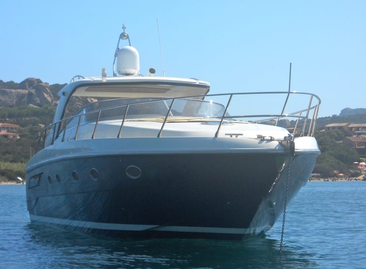 Motorboat Blu Martin Yachts 46 Sun-Top (2005) for Charter - Puntone | #13925 - 7