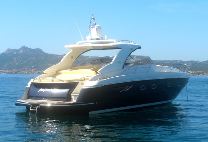 Motorboat Blu Martin Yachts 46 Sun-Top (2005) for Charter - Puntone | #13925 - 8