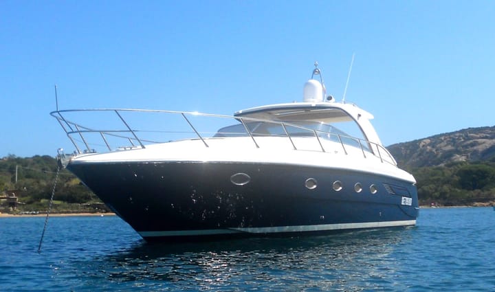 Motorboat Blu Martin Yachts 46 Sun-Top (2005) for Charter - Puntone | #13925 - 4
