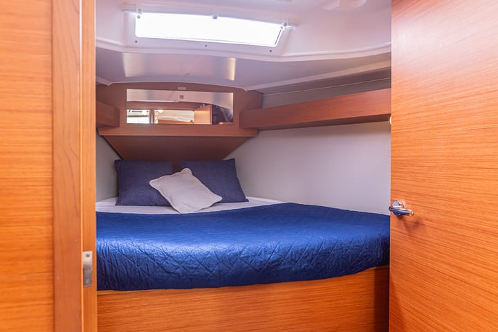 Furnari 10.99 m Per noleggio Barca a vela - #13972 - 4