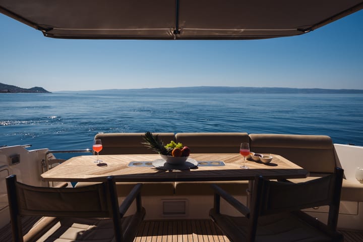 Motor Yacht Riviera 5000 Sport Yacht (2010) for Charter - Podstrana | #14092 - 9