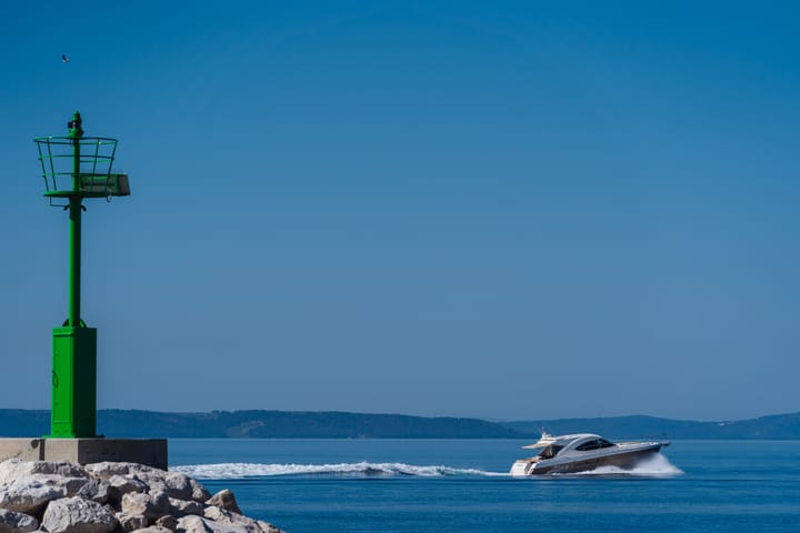 Motor Yacht Riviera 5000 Sport Yacht (2010) for Charter - Podstrana | #14092 - 3