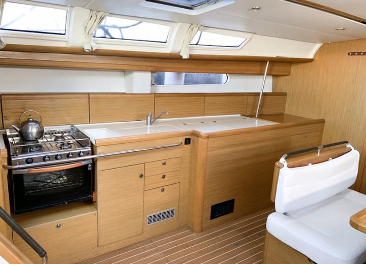 Sailboat Jeanneau Sun Odyssey 49i (2009) for Charter - Sivota | #14112 - 10