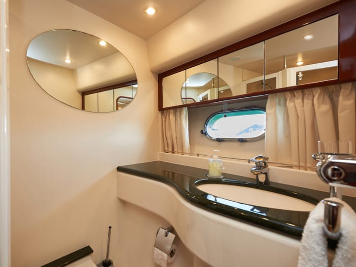 Motor Yacht Princess 20 M (2000) for Charter - Lisbon | #14144 - 10
