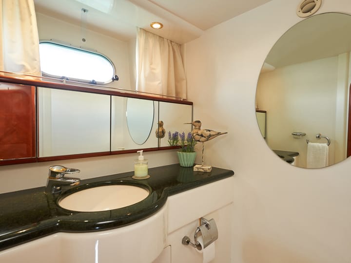 Motor Yacht Princess 20 M (2000) for Charter - Lisbon | #14144 - 7