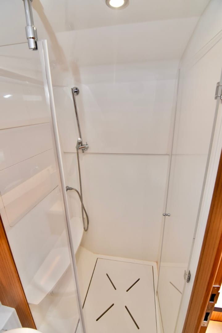 Motorboot Greenline 39 (2021) für Charter - Posgrunn | #14204 - 13