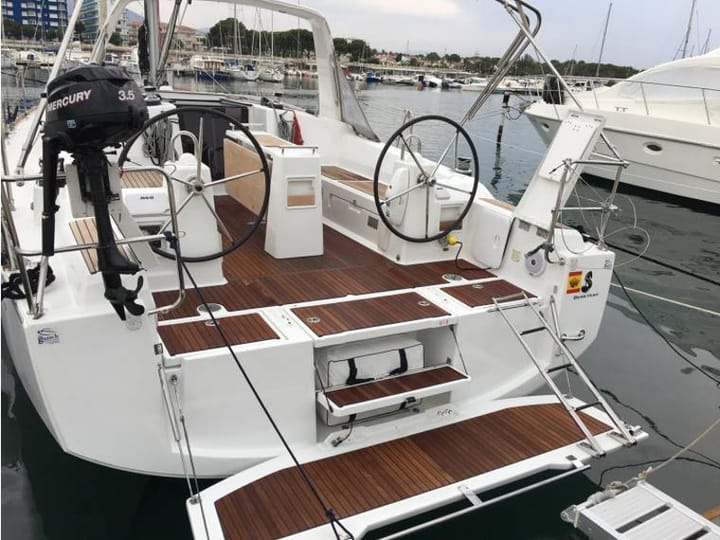  Barca a vela Beneteau Oceanis 38 (2014) per Noleggio, overcloccabile Sitges - Barcellona | #14254 - 19