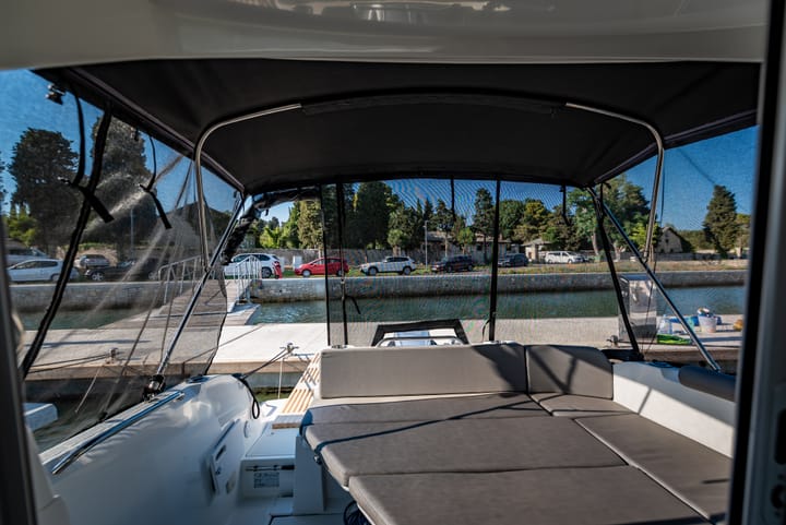  Lancha motora Beneteau Antares 8  (2017) para Charter - Pula | #14422 - 6