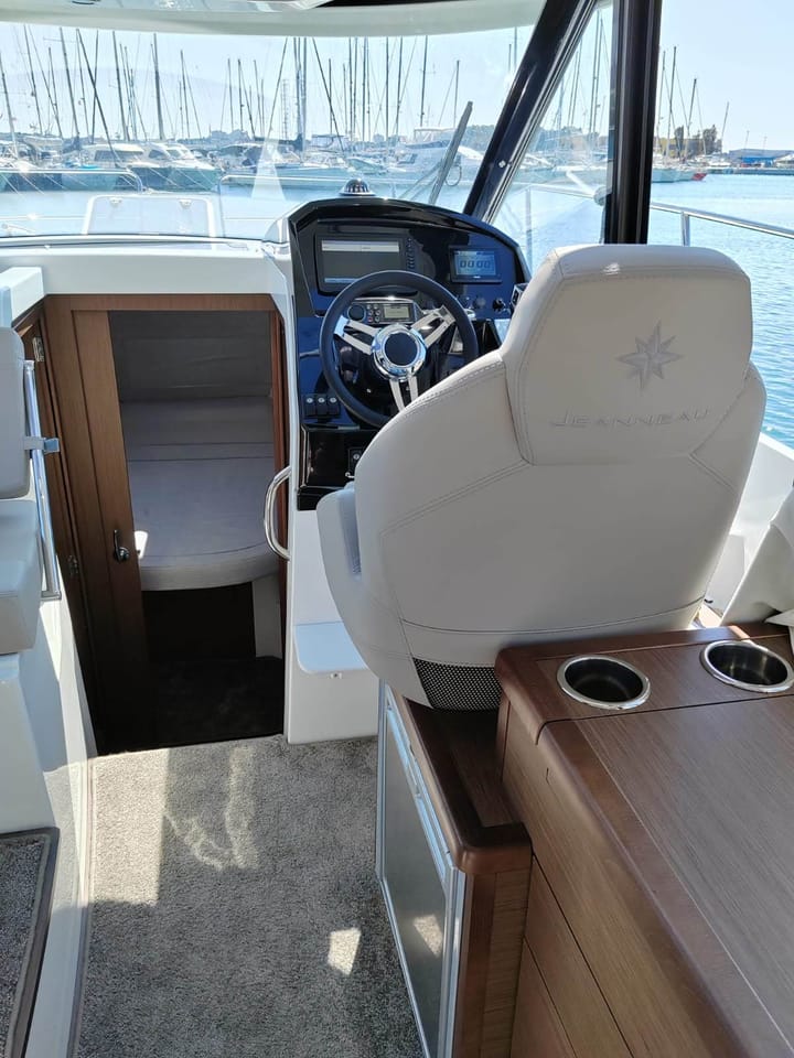  Motoscafo Jeanneau Merry Fisher 895 (2023) per Noleggio, overcloccabile Pola | #14461 - 8