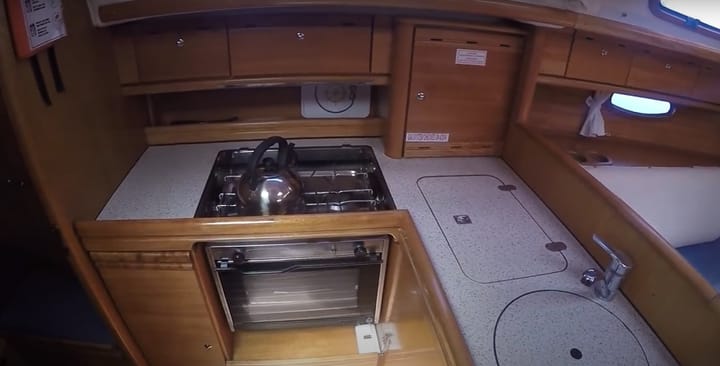 Sailboat Bavaria  33 Cruiser (2007) for Charter - Lefkada | #14557 - 11
