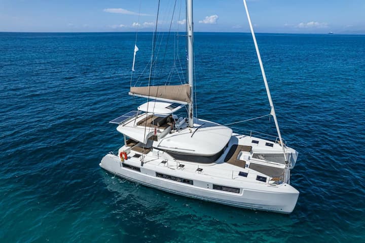 Athen 15.54 m Für Charter Katamaran — #14661 - 1