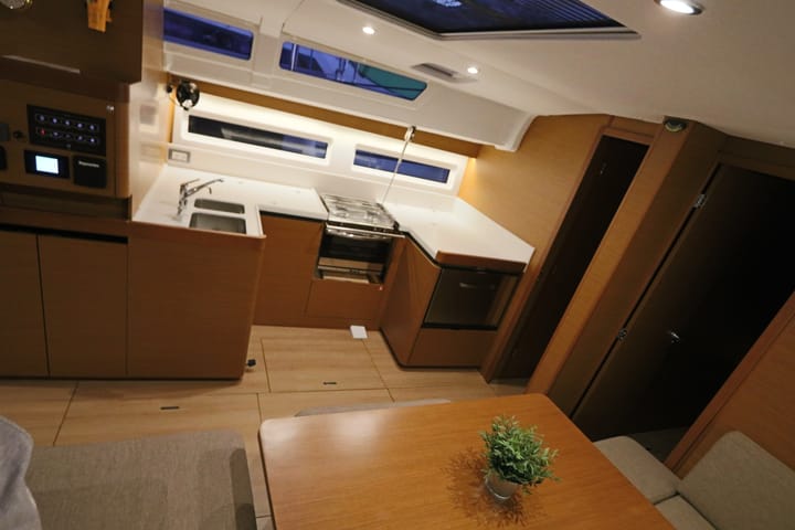 Voilier Jeanneau Sun Odyssey 490 (2020) pour Charter - Lavrion | #14992 - 17