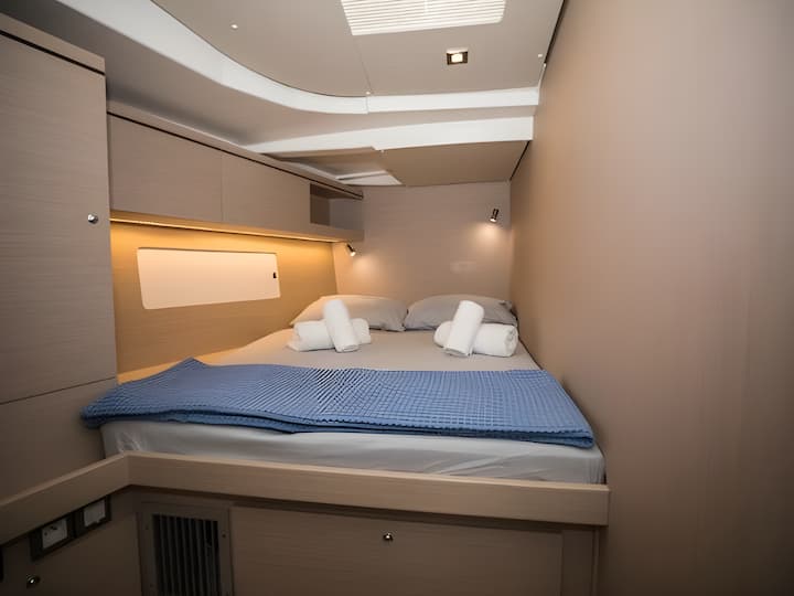 Sailboat Beneteau Oceanis 51.1 (2021) for Charter - Athens | #15098 - 12