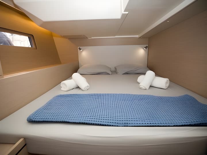 Sailboat Beneteau Oceanis 51.1 (2021) for Charter - Athens | #15098 - 10