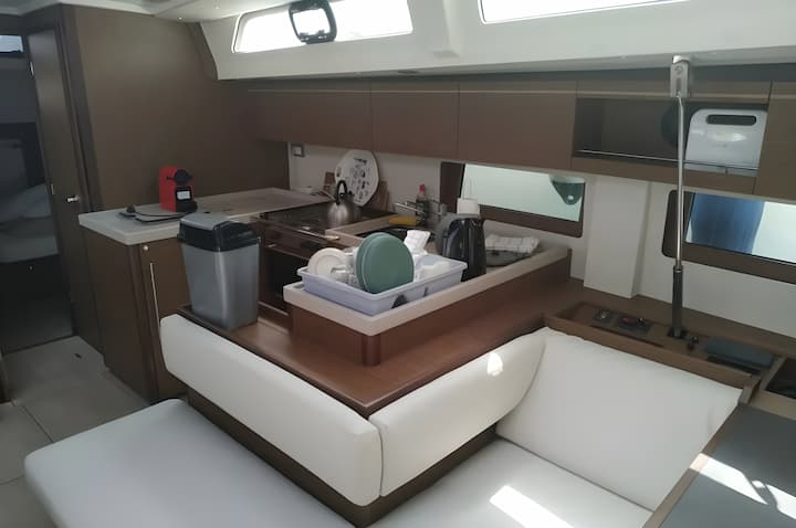  Velero Beneteau Oceanis 51.1 (2024) para Charter - Gouvia | #15100 - 7